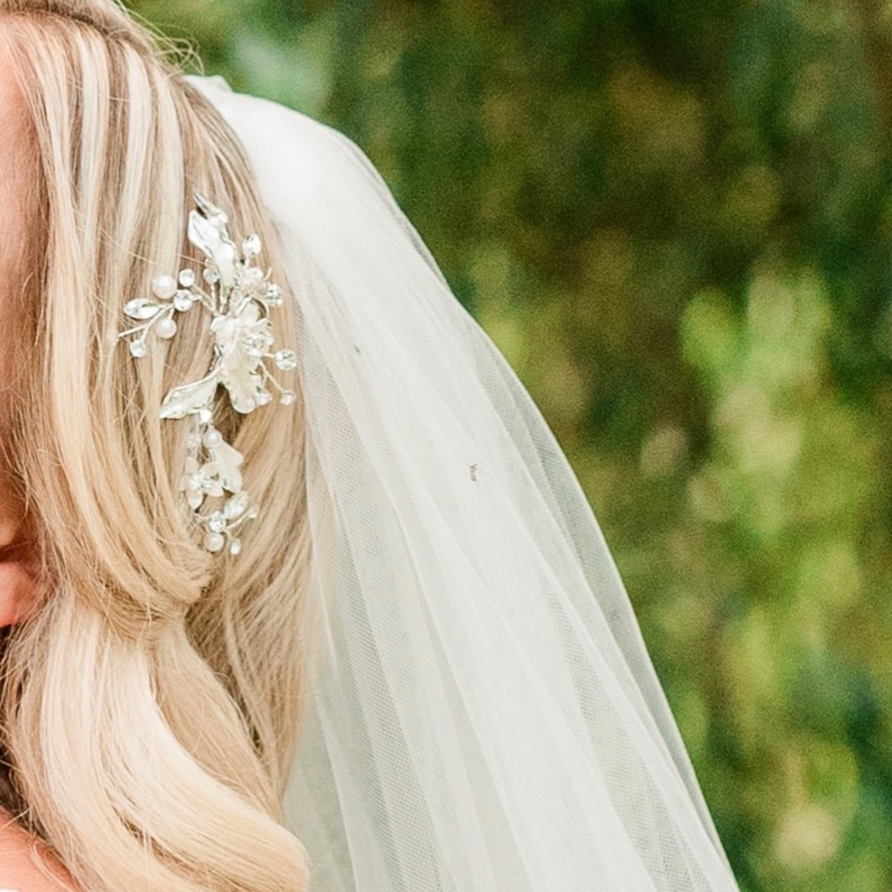 Wedding hair piece worn once in excellent condition